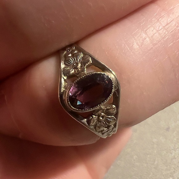 Jewelry - Gold Floral Ring with Oval Purple Stone